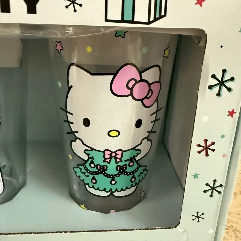 NWOT Hello Kitty x Silver Buffalo gift set of two pint glasses + ice tray  Chris